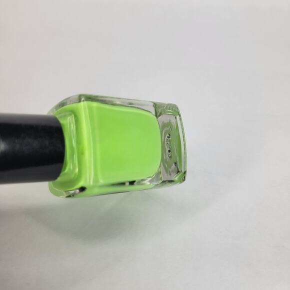 Cirque Nail Polish "C.R.E.A.M." NEW Green Pastel Neon Creme - Picture 5 of 7